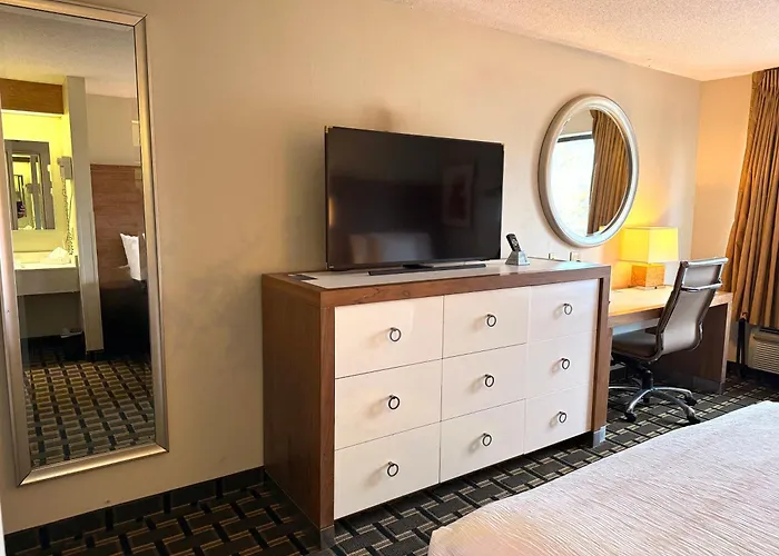 Hotel Edn Peoria